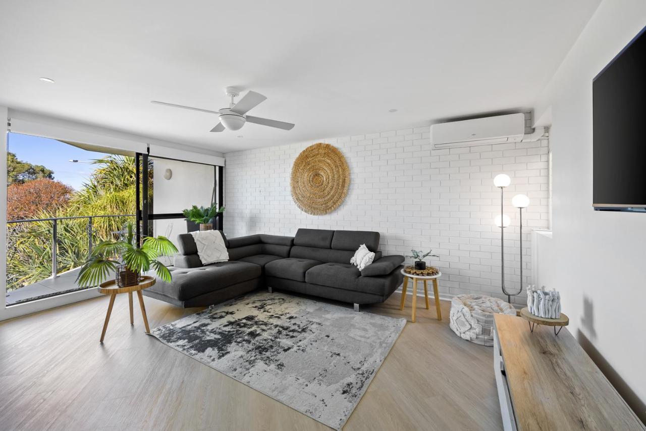 Beachside Views 2 Bedroom Apartment มูลูลาบา ภายนอก รูปภาพ