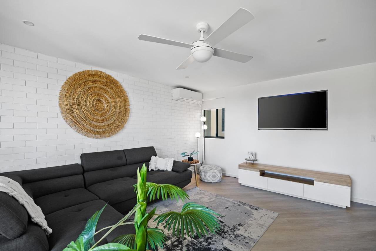 Beachside Views 2 Bedroom Apartment มูลูลาบา ภายนอก รูปภาพ